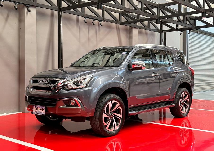 2018 ISUZU MUX 3.0 4WD รุ่น TOP สุด รถสภาพสมบูรณ์พร้อมใช้งาน รถวิ่งน้อย เข้าศูนย์ทุกระยะ ไม่เคยมีอุบัติเหตุครับ 4