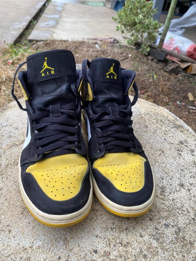 used air Jordan 1 mid black and yellow 2