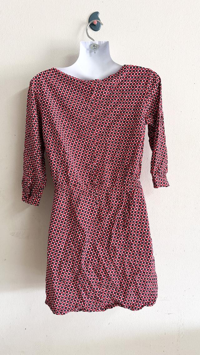 ยุนิS เดรสสั้นแขน4 ส่วนเรยอนลายกราฟฟิค รูปที่ 2