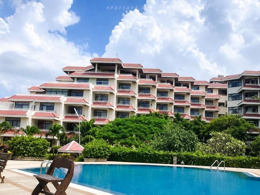 For Rent — Beachfront Sea View Condo at Bay View Resort PattayaBeachfront condo for rent at Bay View Resort Pattaya, located near Krating Lai Beach. 1