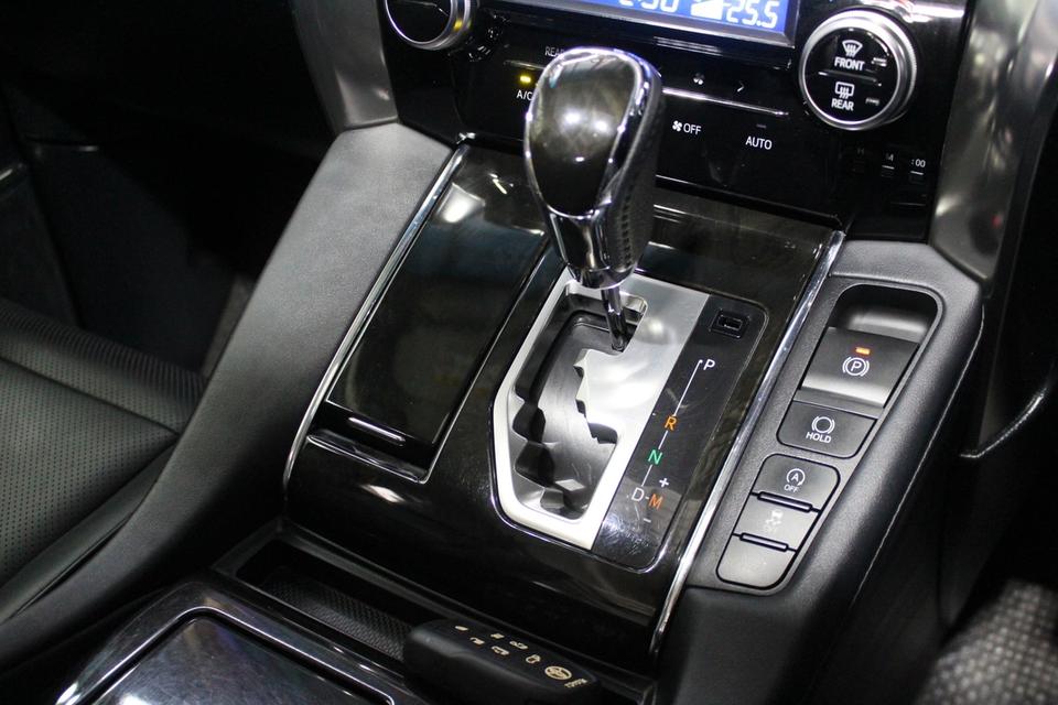 รหัสรถ JRS2055 TOYOTA VELLFIRE 2016 สี ขาว รถศูนย์ 17