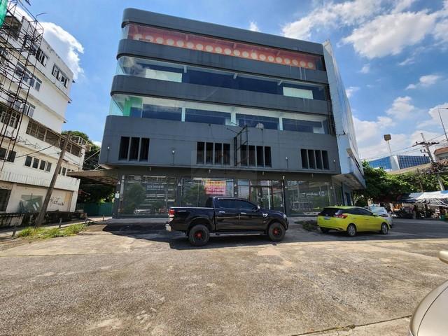 ให้เช่าอาคารพาณิชย์ 5 ชั้น 4 คูหา 1200 ตรม. ติดถนนศรีนครินทร์ ใกล้รถไฟฟ้าสายสีเหลืองสถานีศรีนุช 2