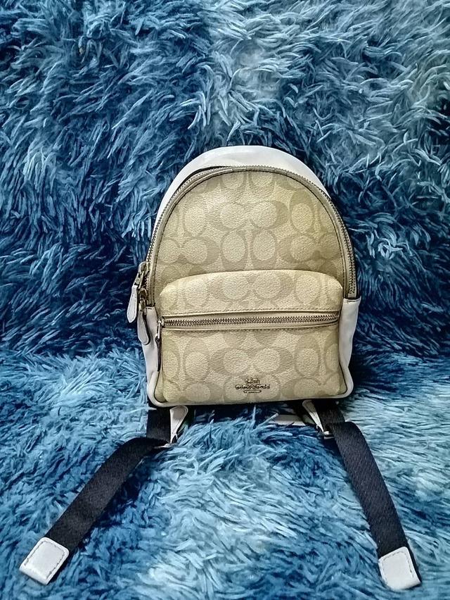 กระเป๋าเป้ COACH