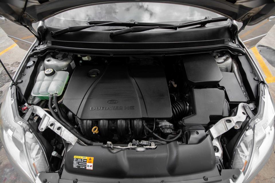 รถบ้านเจ้าของขายเอง ปี 2012 Ford Focus 2.0 Titanium  A/T สีเทา 6