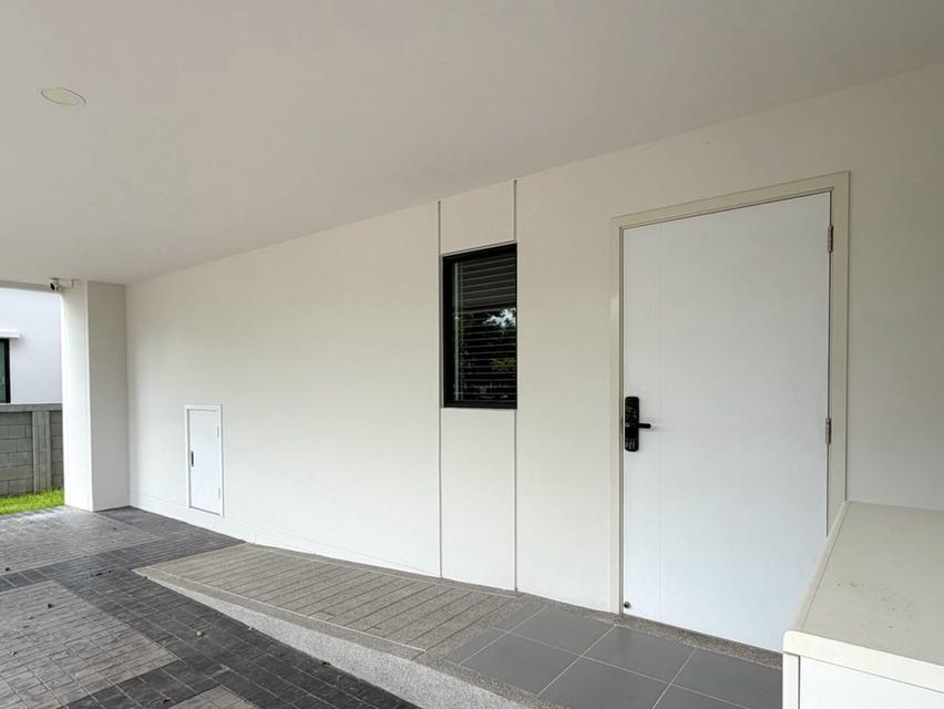 🏡🔥 ให้เช่าบ้านหรู BRITANIA BANGNA–SRIVAREE บ้านหลังมุมติดสวน! 4 ห้องนอน 5 ห้องน้ำ จอดรถ 3 คัน ค่าเช่า 79,000 บาท/เดื 4