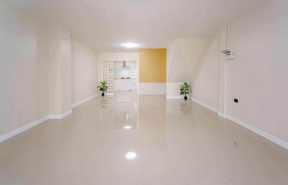 ทาวน์โฮมพัทยา รีโนเวทใหม่ 2.49 ล้าน! 4