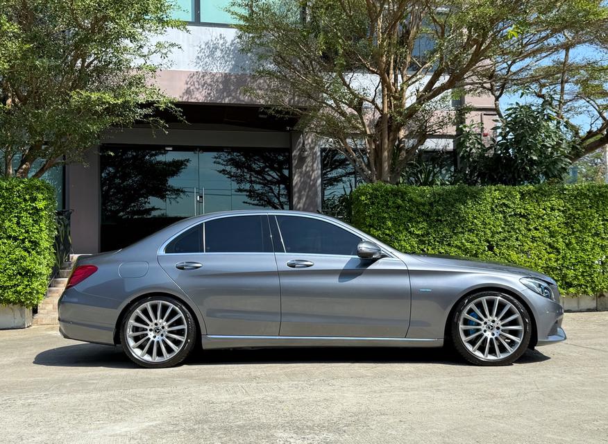 2018 BENZ C350e AMG รถมือเดียวออกป้ายแดง รถวิ่งน้อย เข้าศูนย์ทุกระยะ รถไม่เคยมีอุบัติเหตุครับ 2