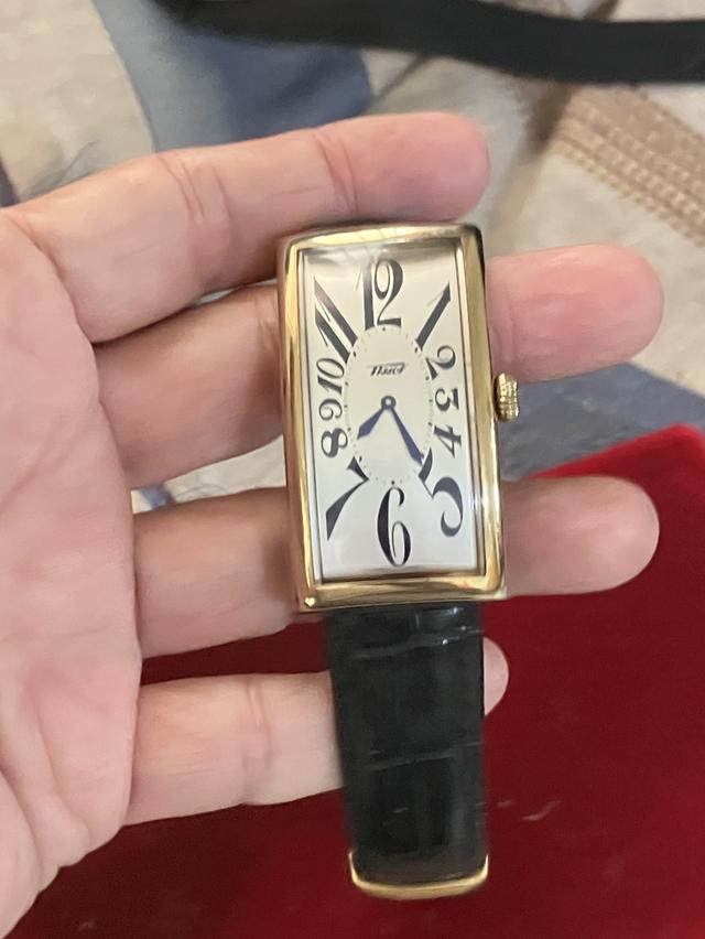 นาฬิกา TISSOT Heritage Banana.