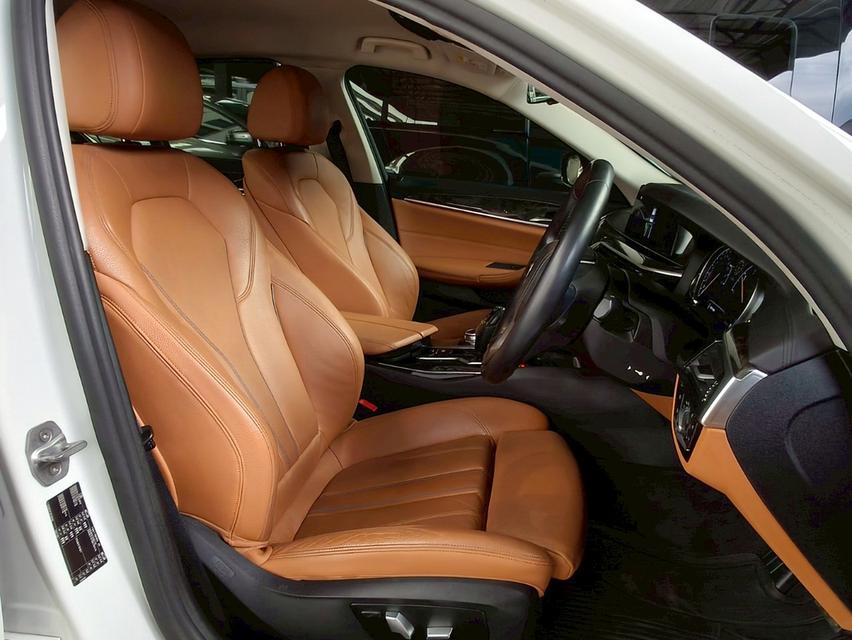 รถเข้าใหม่! BMW 520d Sport Line (G30) ปี 2018 สีขาว ดีเซลล้วน 7