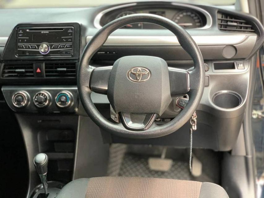 152 Toyota New Sienta 1.5 G AT 2017 สีดำ 3
