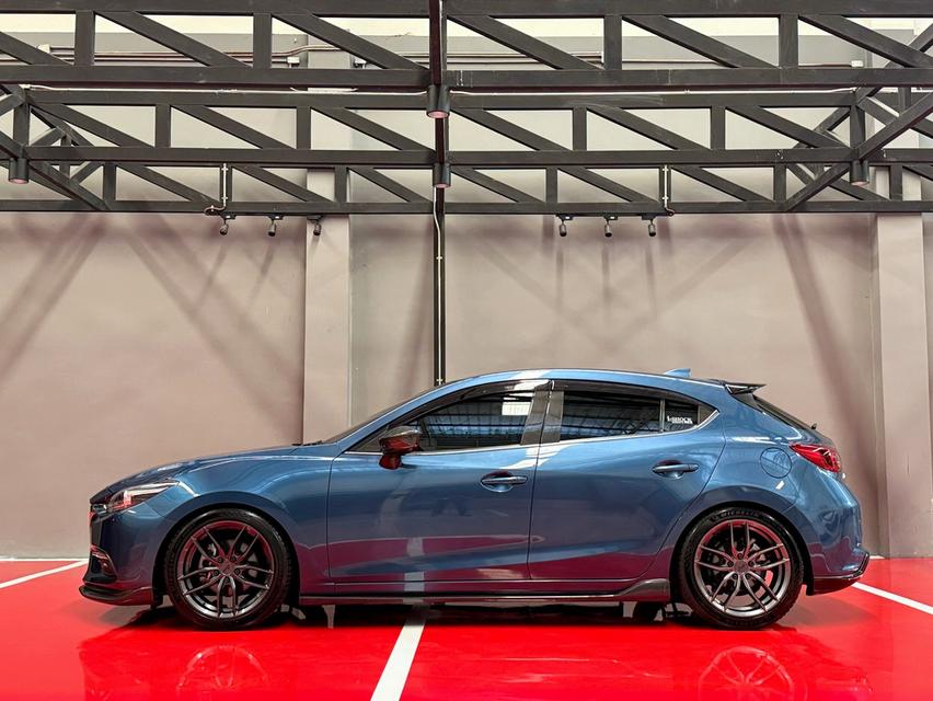 2019 MAZDA 3 2.0S SPORT รถมือเดียว แต่งเต็ม 47,000 กม สภาพป้ายแดง รถไม่เคยมีอุบัติเหตุครับ
