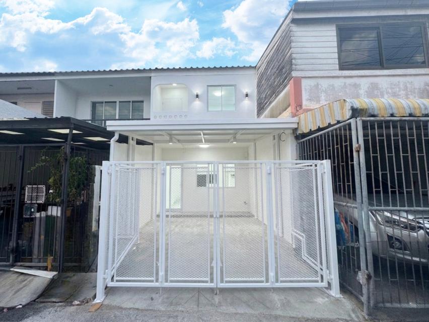หมู่บ้านบก.ทหารสูงสุด ถนน ราม​อินทรา คันนายาว 1