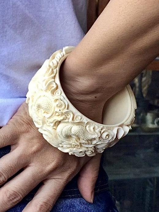 กำไลงา กำไลงาช้างแกะสลัก รูปเสือและมังกร วงใหญ่ กำไลข้อมือ 9