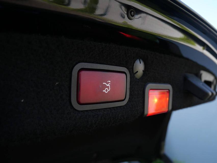 2018 Benz C350e Plug-in AV FaceLIFT รูปที่ 11