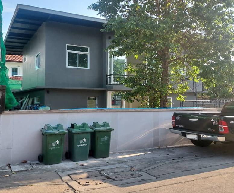 ให้เช่าบ้านเดี่ยว / โฮมออฟฟิศ 2 ชั้น / Renovate ใหม่ / กำลังจะเสร็จ / ทำเลซอย ปรีดีพนมยงค์ 26 เขตวัฒนา ใกล้เอ็มควอเทียร์ 7