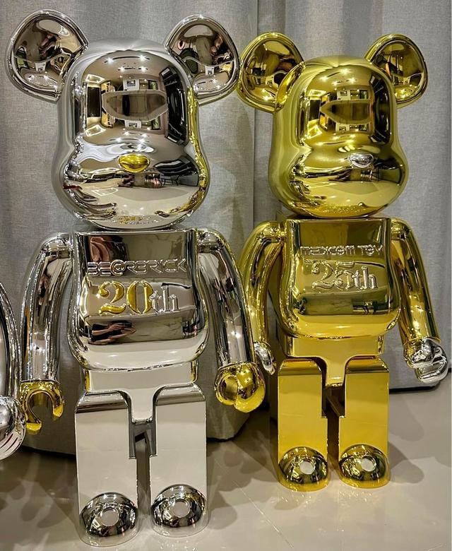 เหมา Bearbrick 20th