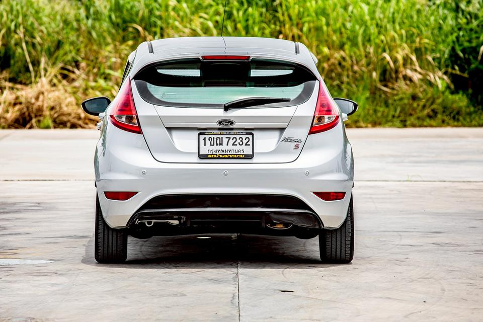 Ford Fiesta 1.5 Sport 5 ประตู สีเทา เกียร์ออโต้ ปี 2010 สวย สภาพดี  6