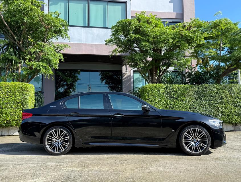 2019 BMW 530e MSPORT รถออกศูนย์ BMW THAILAND รถวิ่งน้อยเพียง 9X,XXX กม รถเข้าศูนย์ตามระยะ รถไม่เคยมีอุบัติเหตุครับ 3