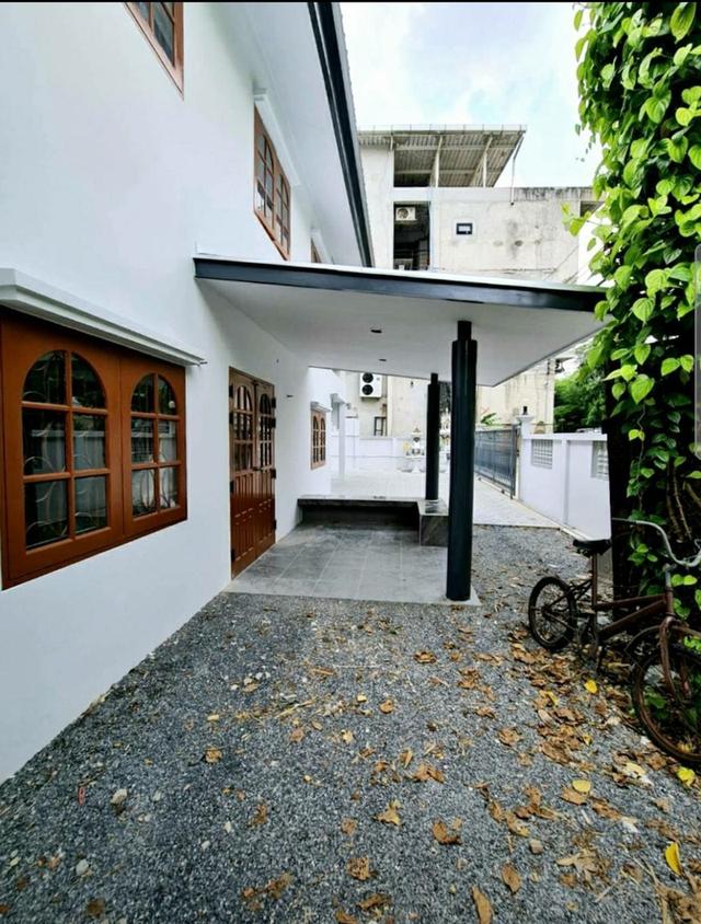 บ้านเดี่ยว เช่า โชคชัย 4 พื้นที่ 70 ตรว จอดรถในบ้านได้ 5 คัน 10