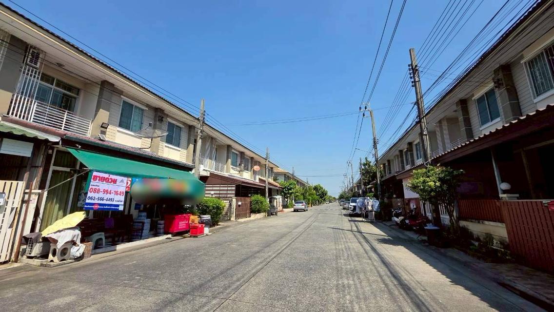 ขายด่วน! ทาวน์เฮ้าส์ 2 ชั้น หมู่บ้านรื่นฤดี 5 หทัยราษฎร์-มีนบุรี ทำเลทองติดถนนเมน ค้าขายได้ 3