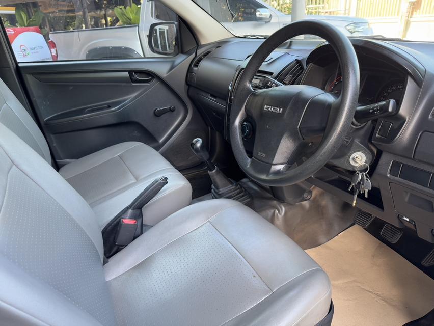 ISUZU D-MAX SPARK 1.9 B MT 2019 9