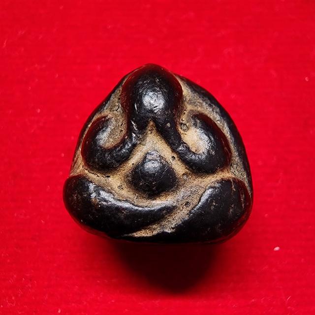 พระปิดตาหลวงพ่อโต วัดเนินสุทธาวาส จ.ชลบุรี