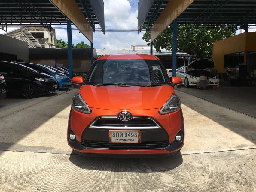 Toyota Sienta 2018 v