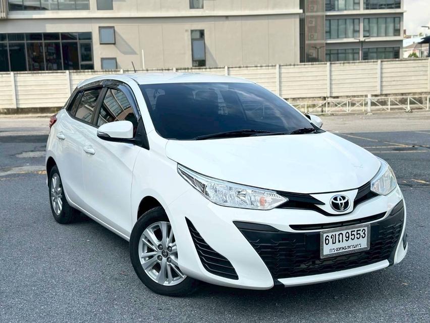 รหัสรถ QT9553 TOYOTA YARIS ECO 1.2 E Hatchback สีขาว ปี2019