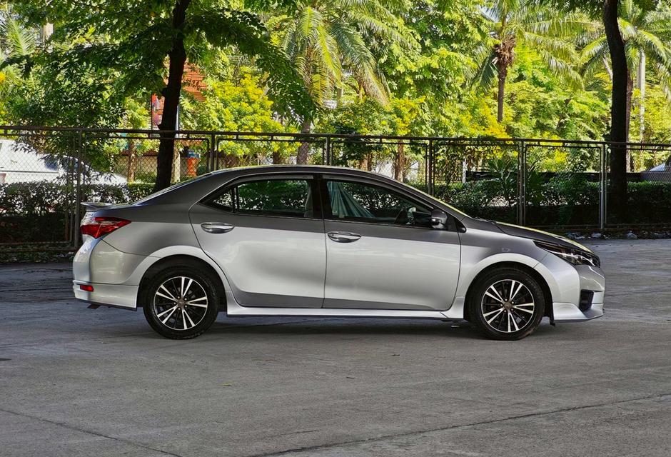 Toyota Corolla Altis 1.8 E Auto ปี 2014