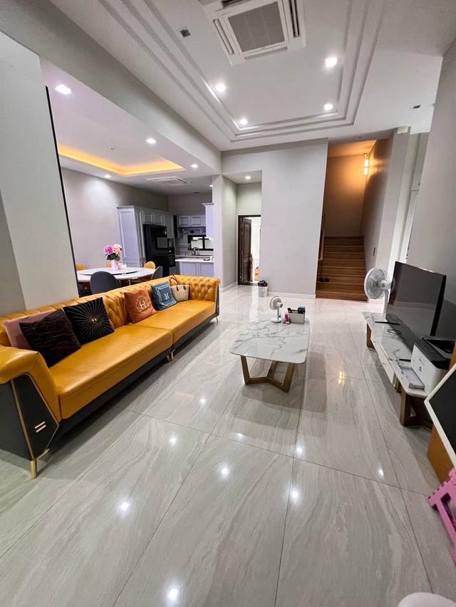 ขายขาดทุนหนักมาก บ้าน 3 ชั้น บ้านพร้อมเฟอร์ สุคนธสวัสดิ์ 19 ลาดพร้าว ใกล้เลียบด่วนรามอินทรา **ราคาพิเศษเพียง 17.2 ล้านบ 2
