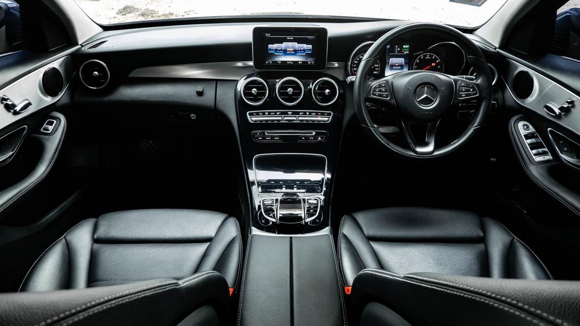 รูป Benz C350e plug-in Hybrid Avant-garde ปี 2017 สีเทา 6