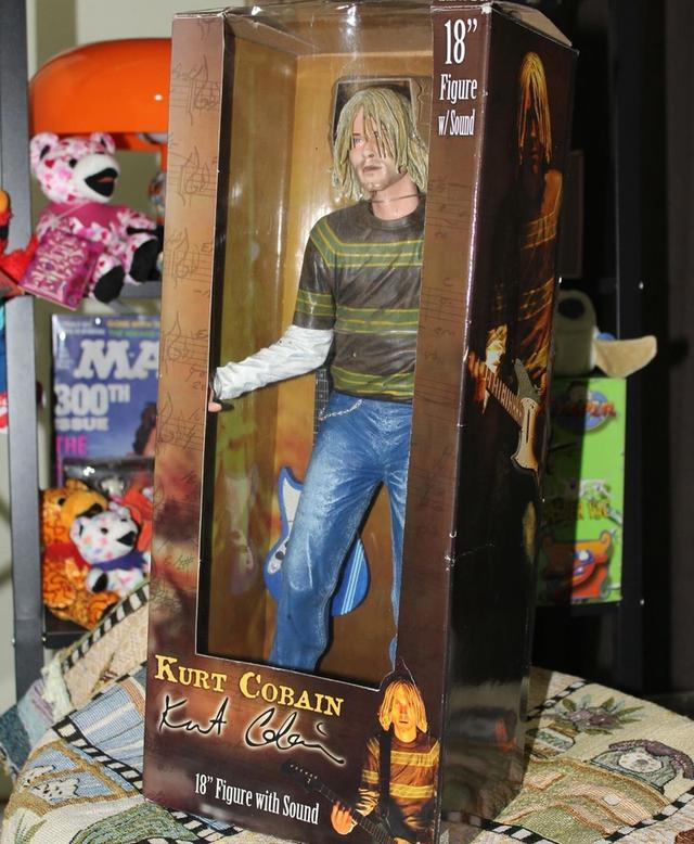 Kurt Cobain ของแท้ 100% กล่องครบ
