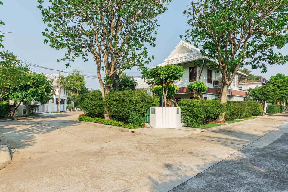 บ้านเดี่ยว 2 ชั้น หลังมุม สวนขนาดใหญ่ หมู่บ้านโนเบิลวานา *** เจ้าของขายเอง *** 2