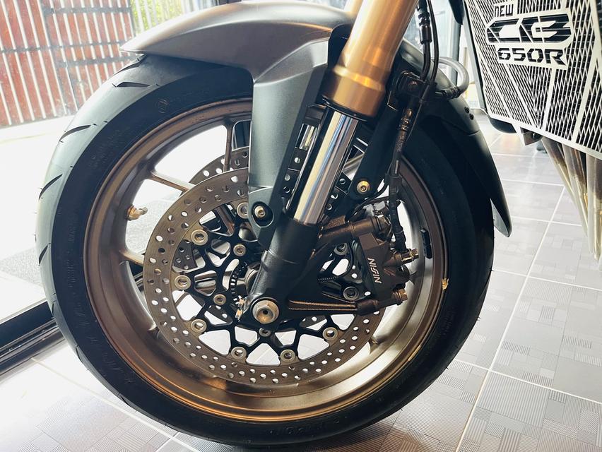 ขายด่วนมือเดียวCb650r/2020 รูปที่ 15