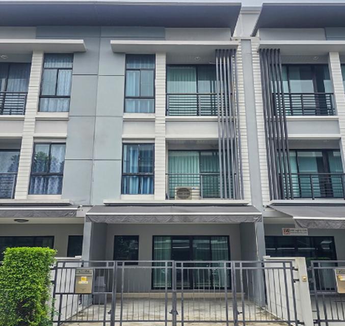 ขายทาวน์โฮม 3 ชั้นมือสองนนทบุรี โครงการ บ้านกลางเมือง รัตนาธิเบศร์ (Baan Klang Muang Rattanathibet) ใกล้รถไฟฟ้าสายสีม่วงสถานีแยกนนทบุรี 1 1