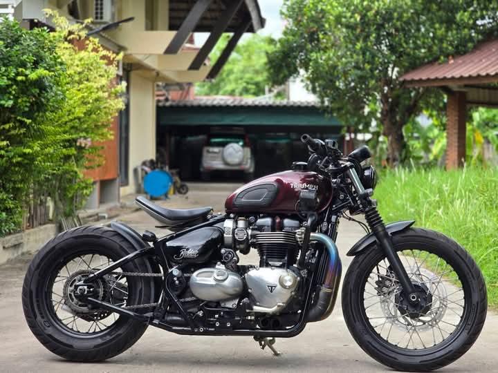 Triumph Bonneville Bobber 2017 3