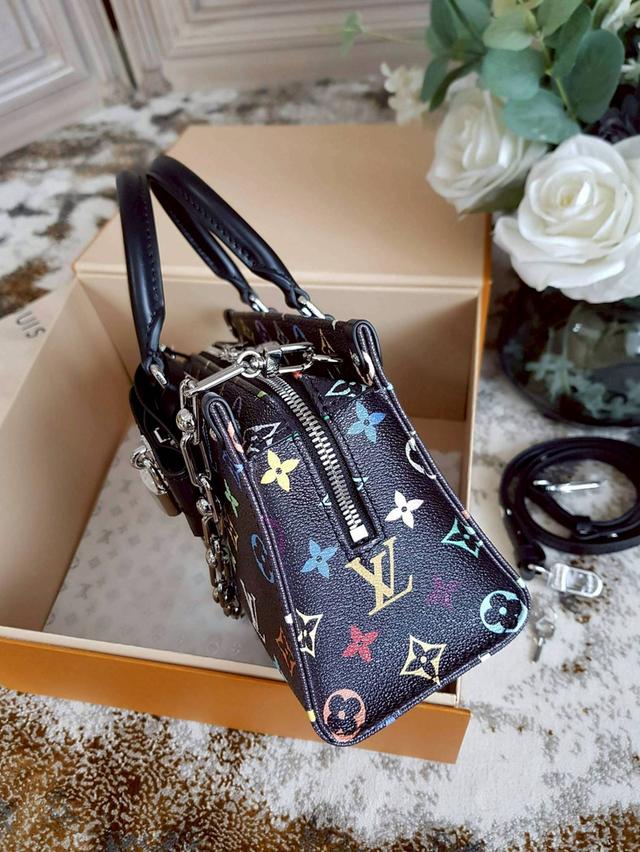 LV x TM ONTHEGO EAST WEST CHAIN ✅ (12,500฿)🔥 size : 13 x 10 x 25 cm