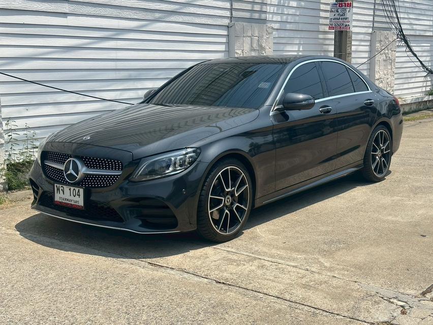 MERCEDES BENZ C220d AMG