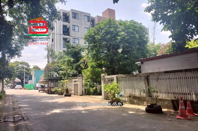 ที่ดินพร้อมสิ่งปลูกสร้าง ลาดพร้าว 64 แยก 10 เนื้อที่ 256 ตรว. เขตบางกะปิ กรุงเทพมหานคร 2