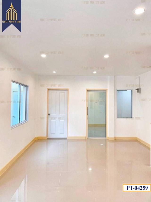 ขาย ทาวน์เฮ้าส์ บัวทองธานี บางบัวทอง รีโนเวทใหม่ พร้อมอยู่ ใกล้ตลาดสมบัติบุรี 5