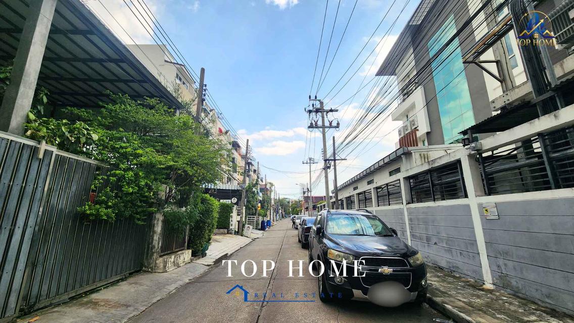ขายด่วน ทาวน์โฮม 3 ชั้นขนาดใหญ่ ลาดพร้าว 101 ซอย 5 2
