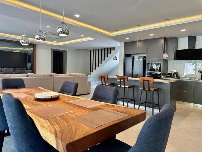 For sale whit tenant pool villa South Pattaya