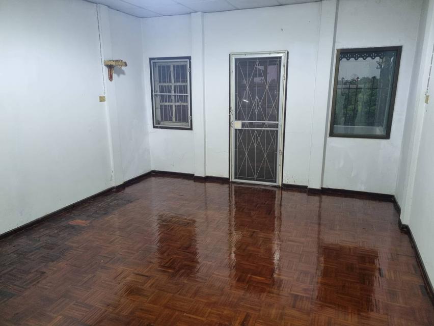 ให้เช่าทาวน์เฮ้าส์ 2 ชั้น ซ.บ้านแสงตะวัน ตำบลวัดไทร อ.เมืองนครสวรรค์ 10