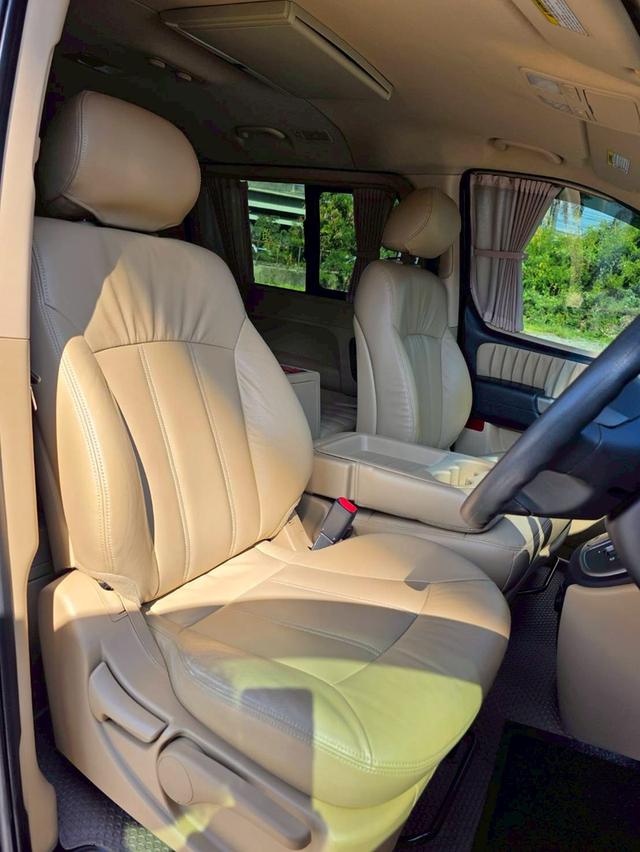 HYUNDAI H-1 VIP สีดำ ปี 2015 ไมล์ 130,000 กม. 8