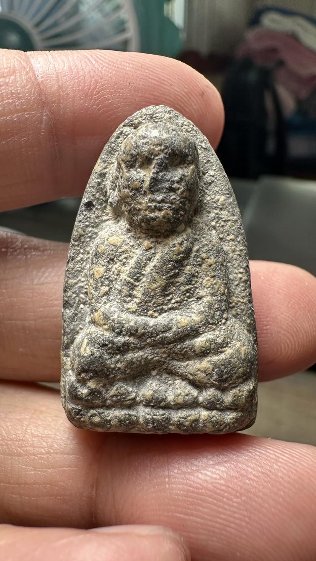 หลวงปู่ทวดเนื้อว่าน องค์พระมีไขขึ้น ดูสวยงามมาก