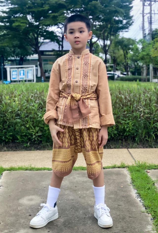 ชุดไทยเด็กชาย เสื้อแขนยาวกับโจง 3