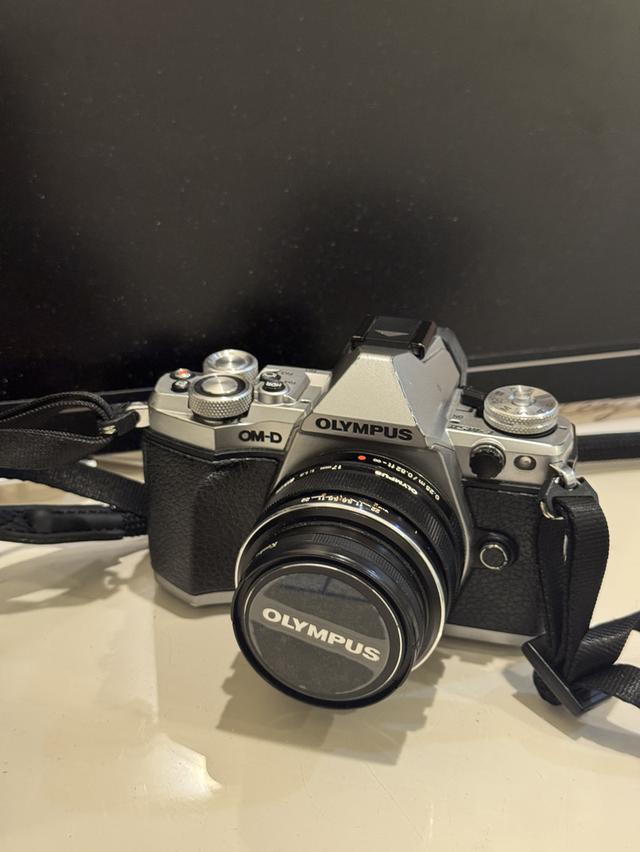 กล้อง Olympus EM5-II + Lense Olympus 17mm
