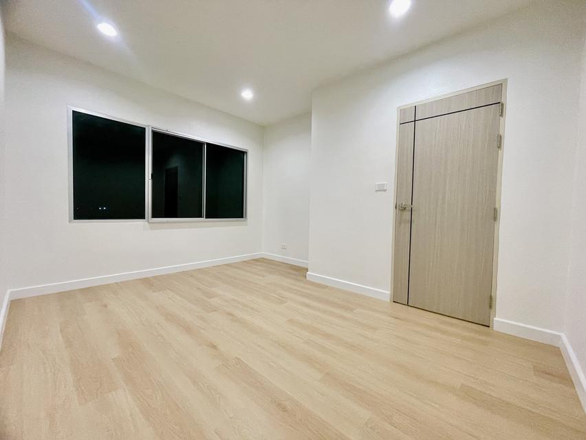 ทาวน์เฮาส์  กรุงเทพ กรีฑา7 18