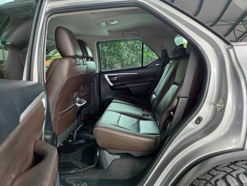  Toyota Fortuner 2.4V 4WD 2018 13