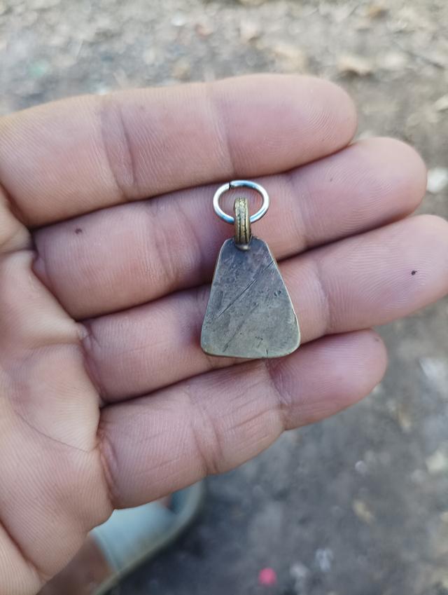 จอบหลวงพ่อเงินใม่ทราบรุ่น สนใจติดต่อได้นะครับ